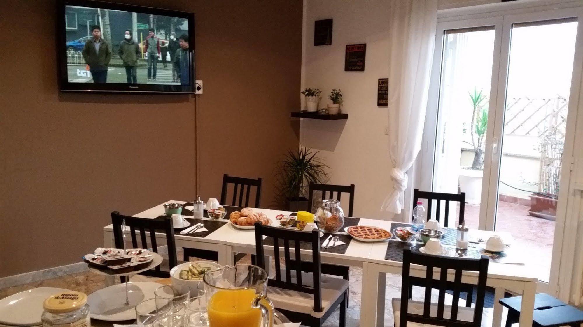 Atticoromantica Bed & Breakfast 2*
